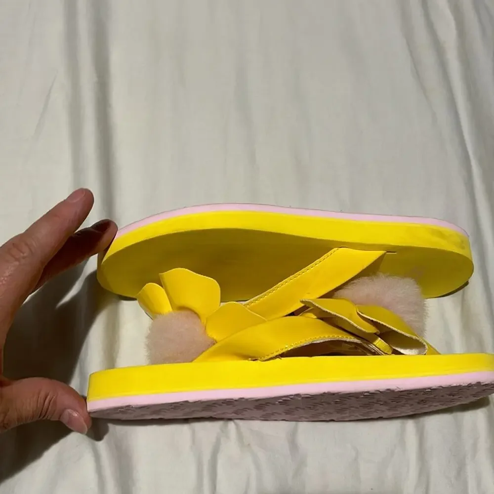 Ugg 1 bright yellow pom pom flip flop nwot summer beach coastal cruise